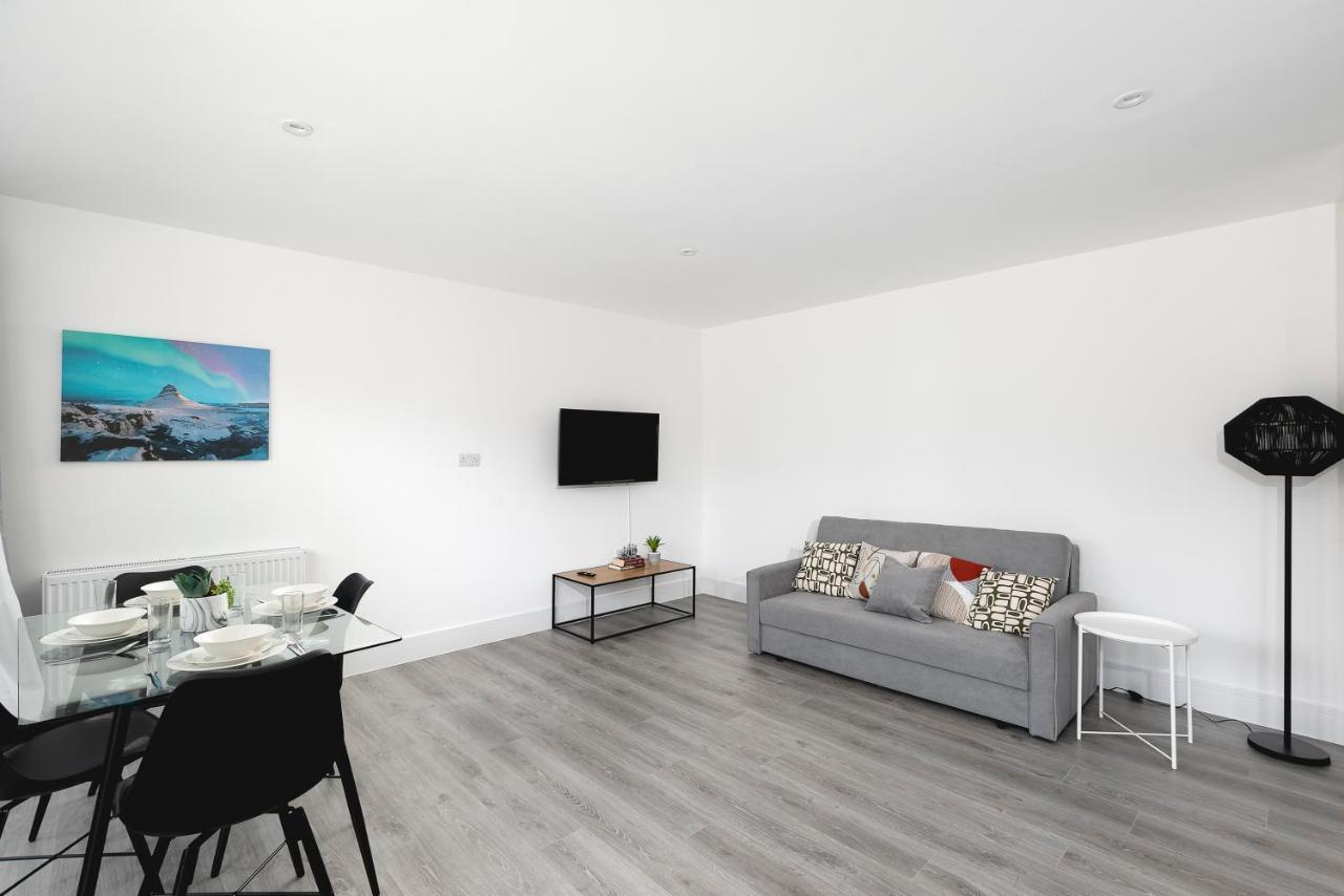 Skyvillion - London Enfield Chase Apartments With Parking & Wifi Zewnętrze zdjęcie