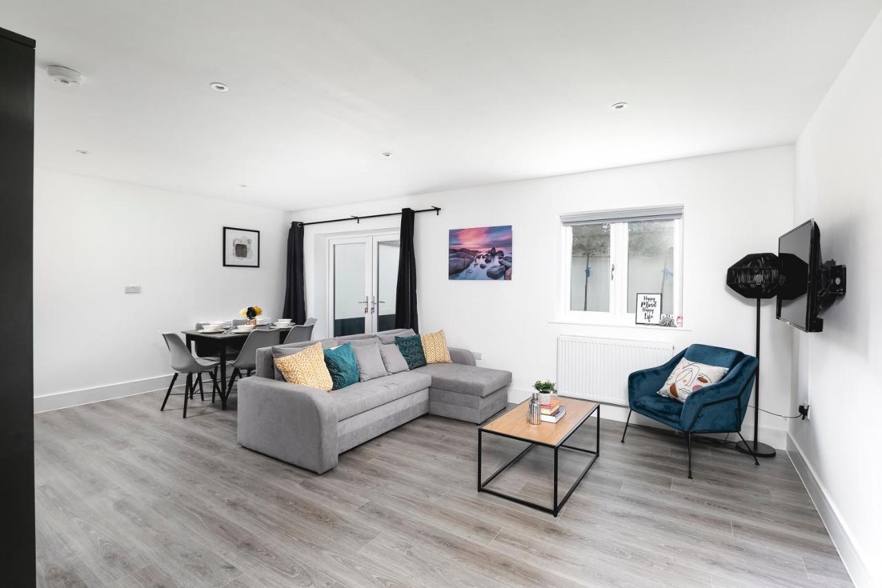 Skyvillion - London Enfield Chase Apartments With Parking & Wifi Zewnętrze zdjęcie