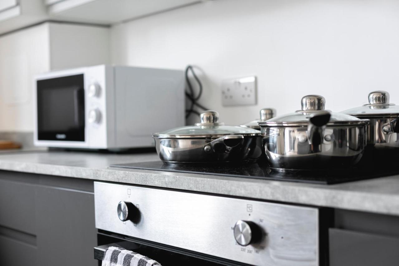 Skyvillion - London Enfield Chase Apartments With Parking & Wifi Zewnętrze zdjęcie