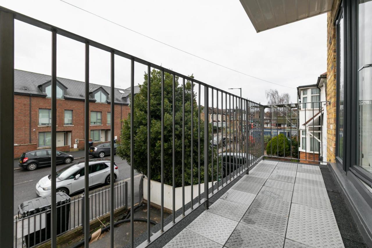Skyvillion - London Enfield Chase Apartments With Parking & Wifi Zewnętrze zdjęcie