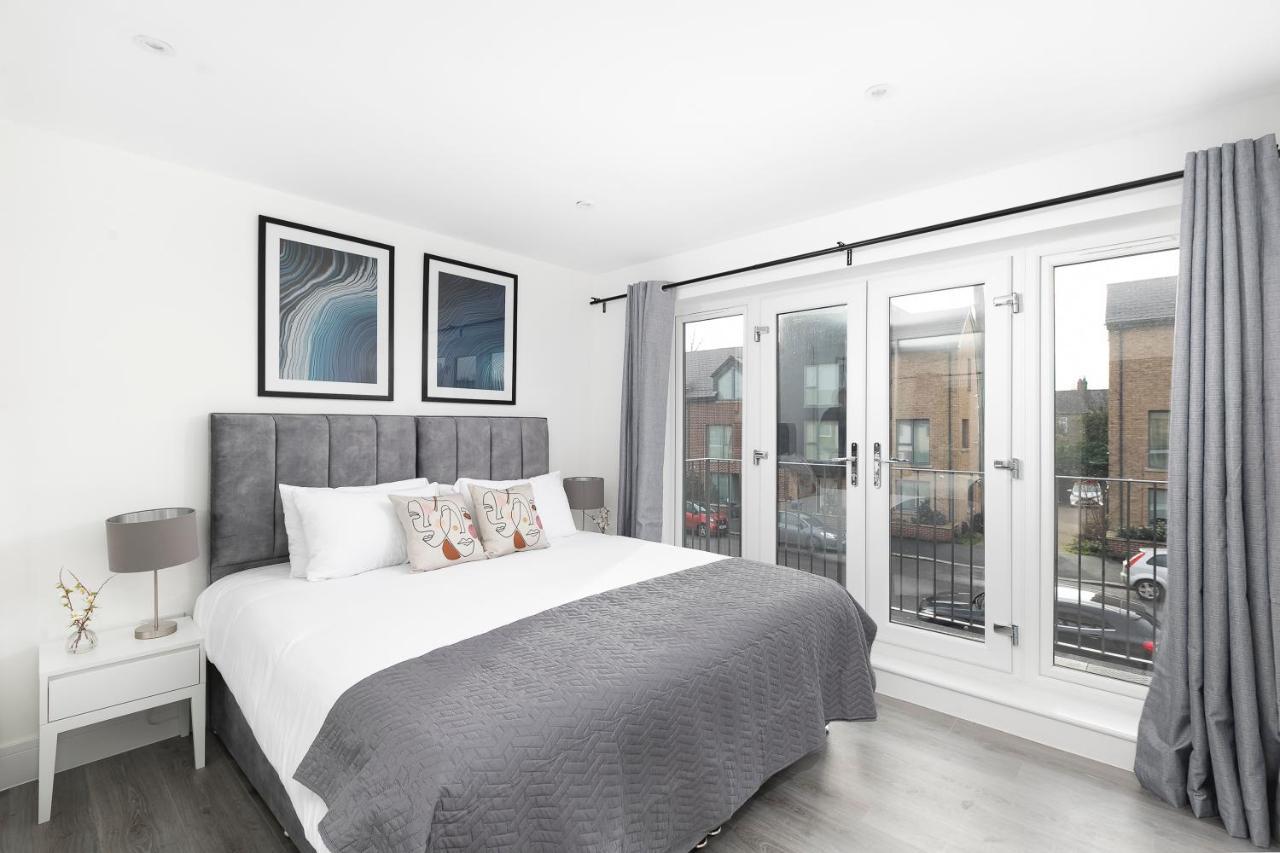 Skyvillion - London Enfield Chase Apartments With Parking & Wifi Zewnętrze zdjęcie