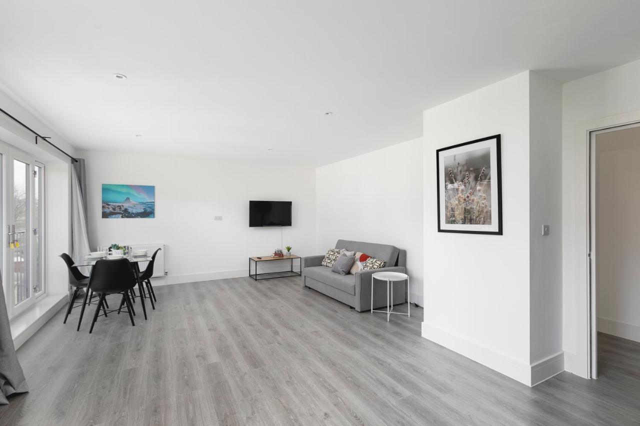 Skyvillion - London Enfield Chase Apartments With Parking & Wifi Zewnętrze zdjęcie