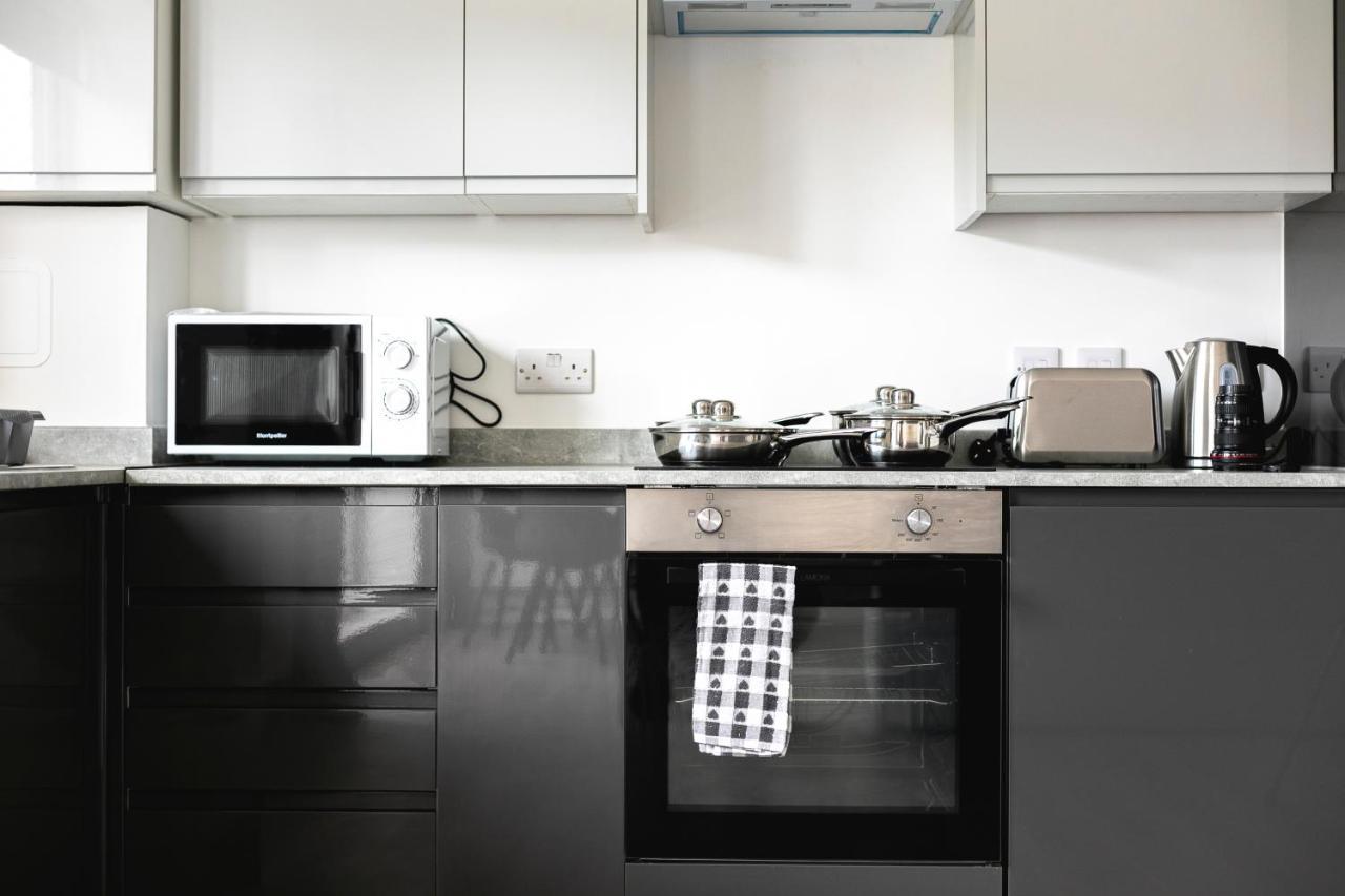 Skyvillion - London Enfield Chase Apartments With Parking & Wifi Zewnętrze zdjęcie