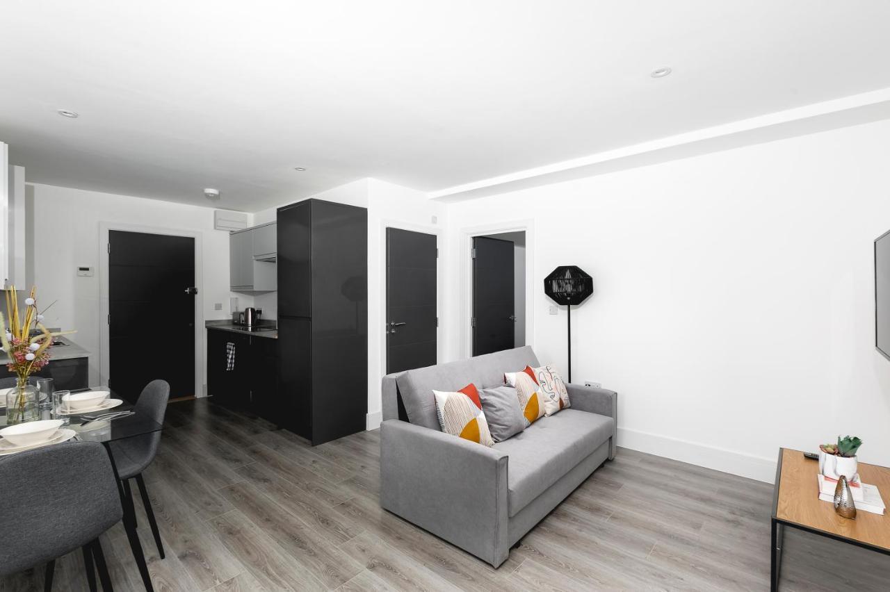 Skyvillion - London Enfield Chase Apartments With Parking & Wifi Zewnętrze zdjęcie