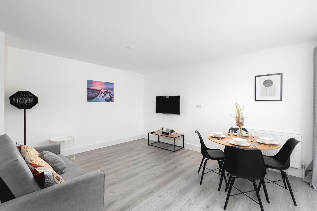 Skyvillion - London Enfield Chase Apartments With Parking & Wifi Zewnętrze zdjęcie