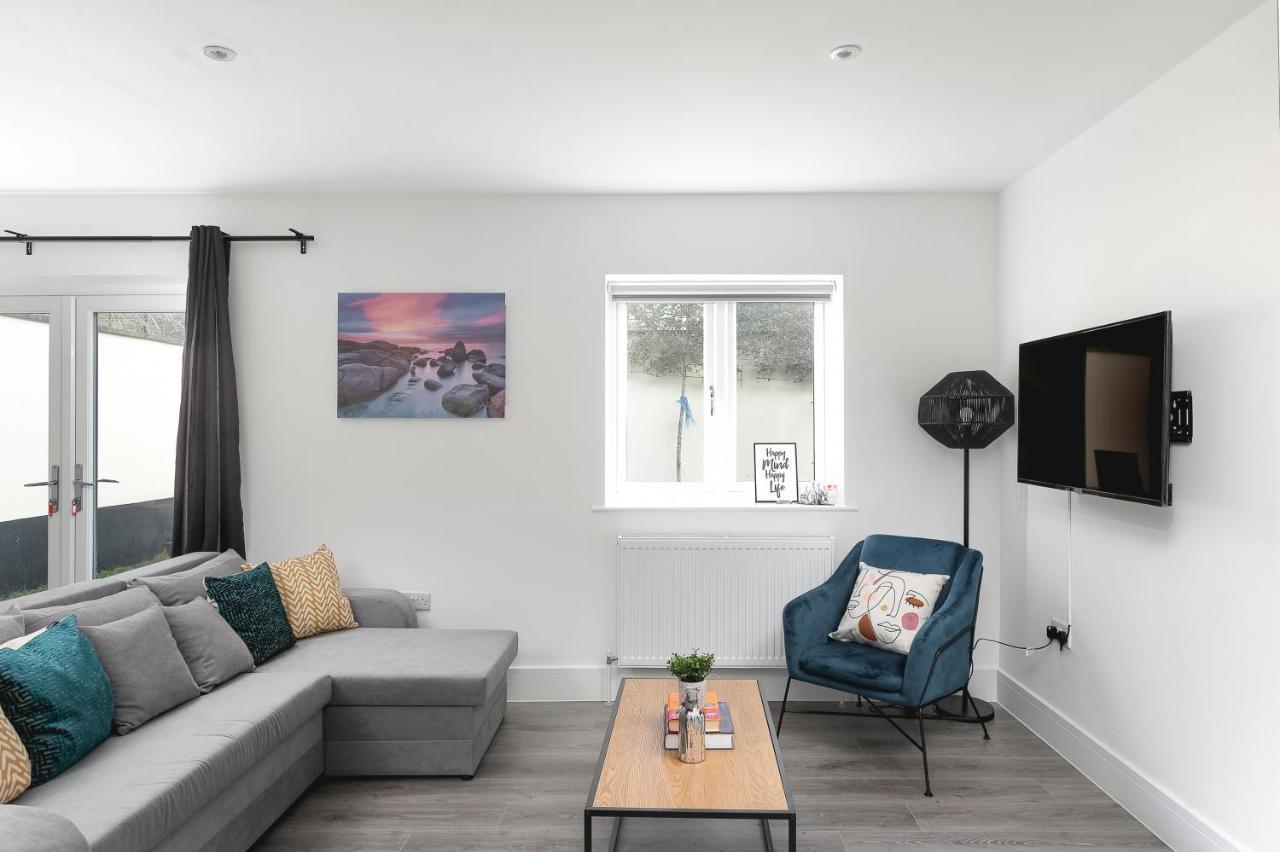 Skyvillion - London Enfield Chase Apartments With Parking & Wifi Zewnętrze zdjęcie